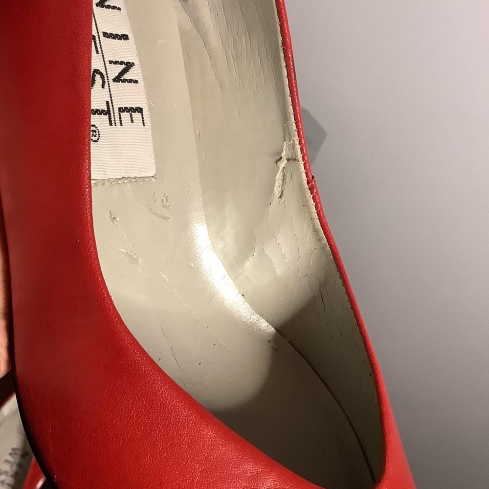 Vintage! NEW Never worn. Nine West 80’s Red Pumps - Picture 4 of 11